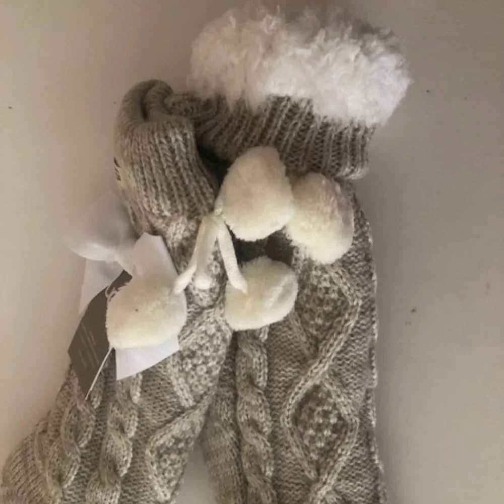 UGG pom fleece